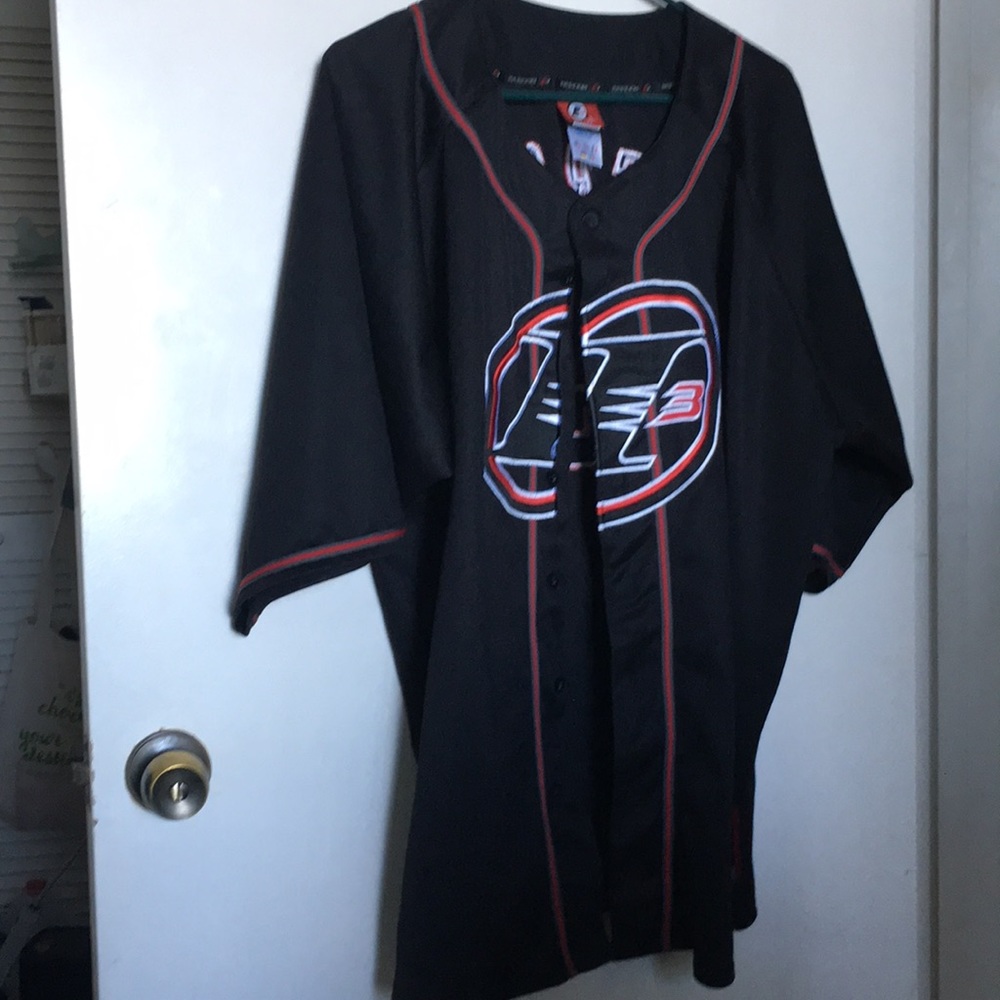 PREOWNED IVERSON  BASKETBALL WARM UP JACKET